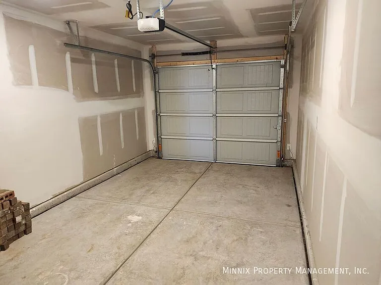 2304 Corpus Ave — Photo 8