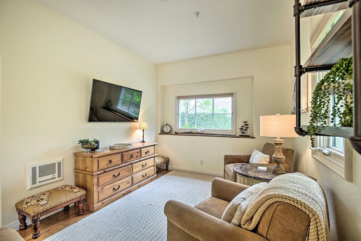 1 bed, 1.0 bath, 441 sqft, $3,964 — Photo 1