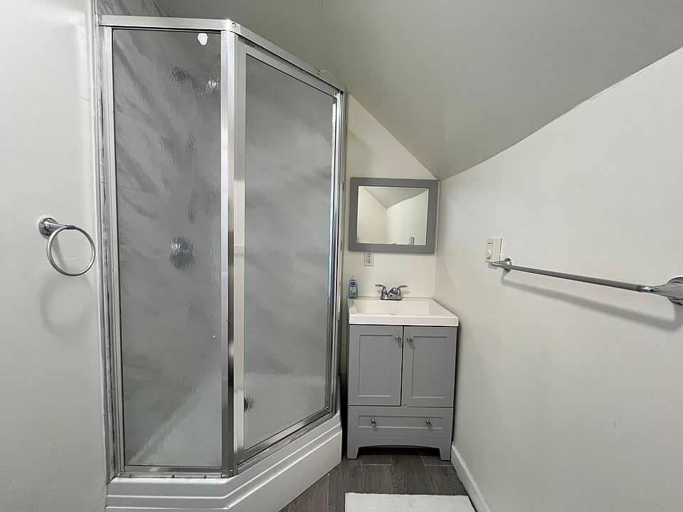 1st image of 105 1st St #3