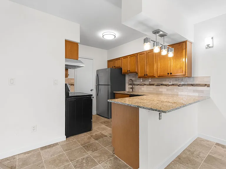 625 Manhattan Pl #109 — Photo 5