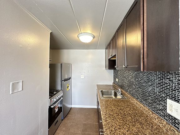 2nd image of 9620 Ivanhoe Ave #10Z