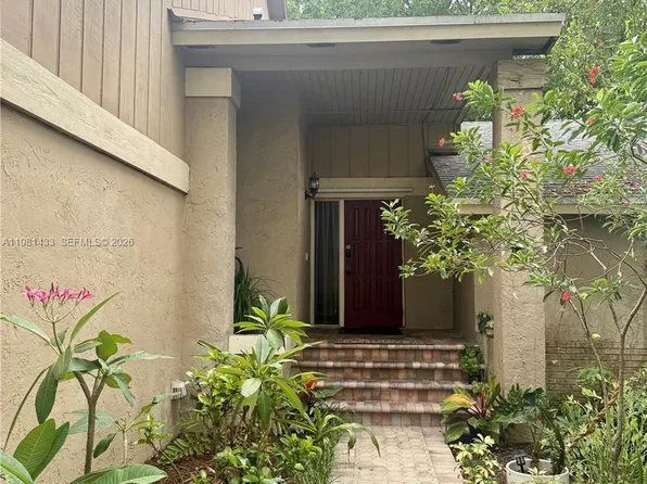 5119 SW 153rd Pl N, Miami, FL 33185