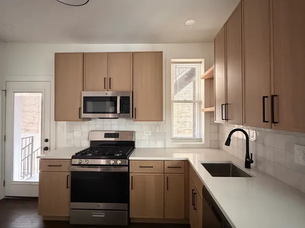 1676 W Bryn Mawr Ave #2, Chicago, IL 60660