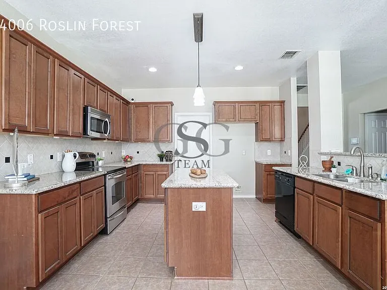 14006 Roslin Frst — Photo 5