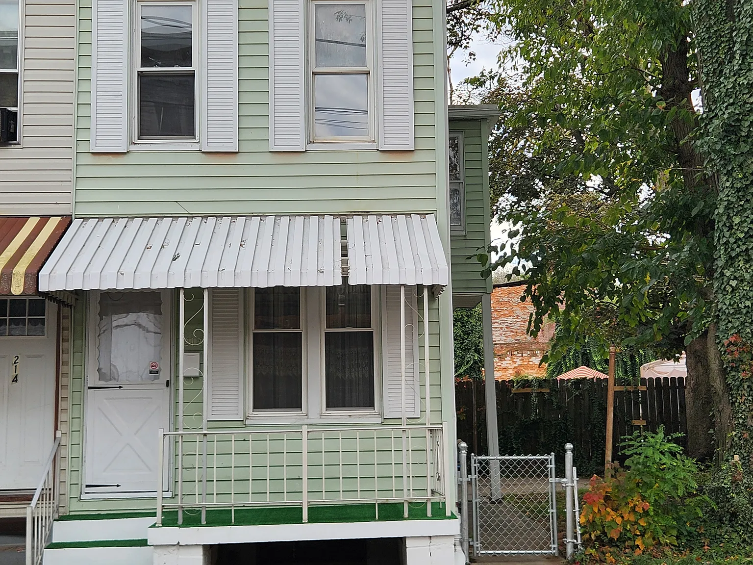 212 Chestnut St — Photo 1
