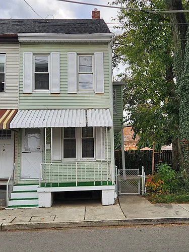 212 Chestnut St Photo 1