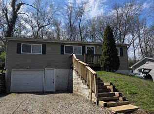 828 Young Dr, Fenton, MO 63026