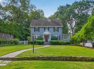 8 Old Town Rd, Wellesley, MA 02481