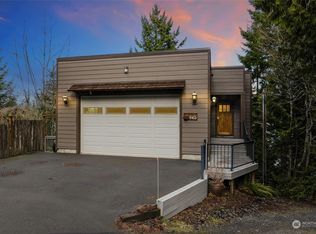 943 Summit Lake Shore Rd NW, Olympia, WA 98502