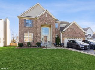 582 Chesterfield Ln, North Aurora, IL 60542