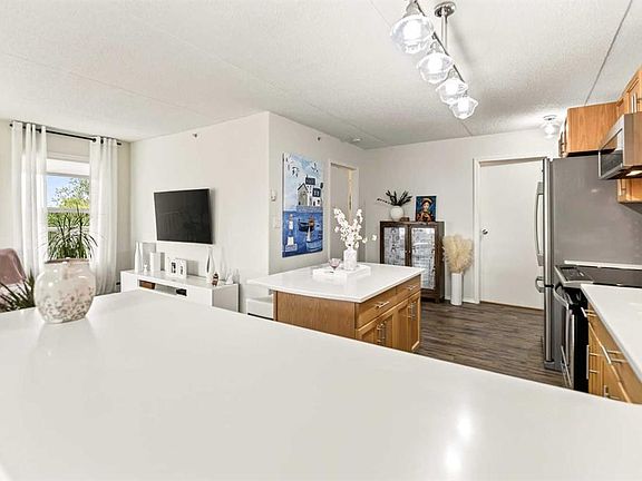 5th image of 4500 W 45th Ave #308
