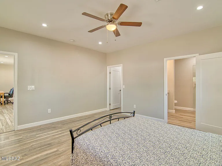 3304 E Elida St — Photo 43