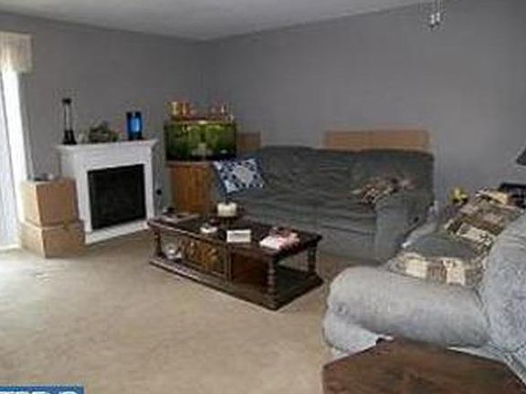 3rd image of 43 Southfork Dr