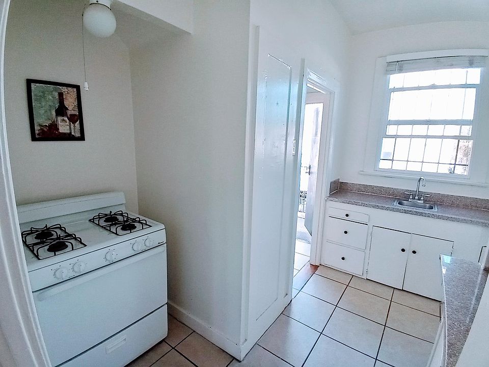 1st image of 4219 Rosewood Ave APT 1