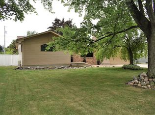 3930 Maywood Dr, Bay City, MI