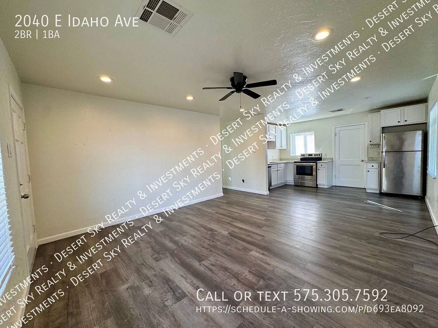2 Bedroom 1 Bathroom Home — Photo 2