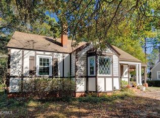 323 Pine Grove Dr, Wilmington, NC 28409