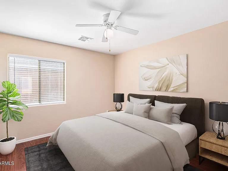 1525 W Burgess Ln — Photo 3