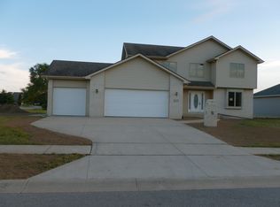 2205 Perry Trl, Fort Wayne, IN 46818