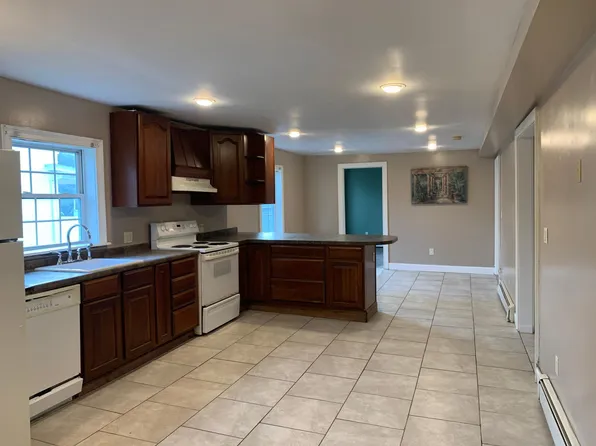 3 Park Dr #3, Torrington, CT 06790