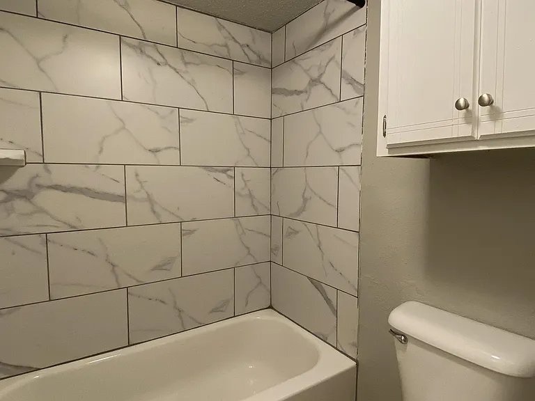 900 NW 24th St #814-05 — Photo 11