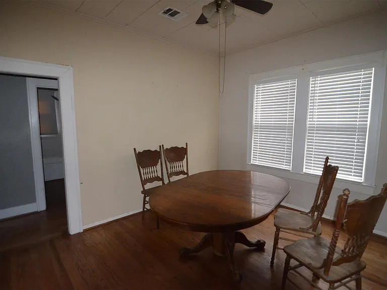321 Dorchester St — Photo 9
