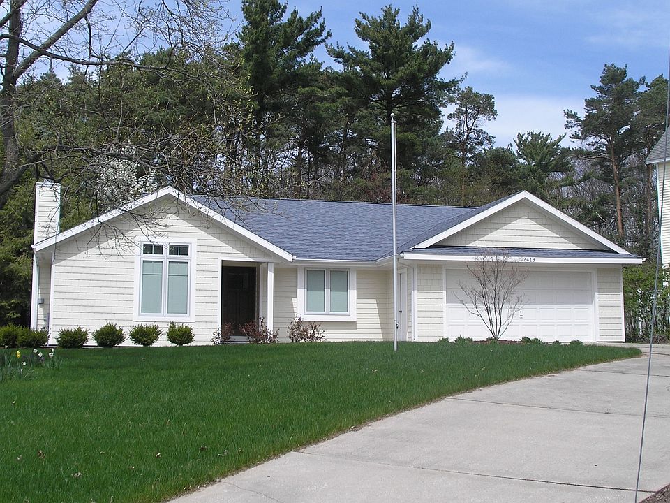 2nd image of 2413 N Idlewood Rd