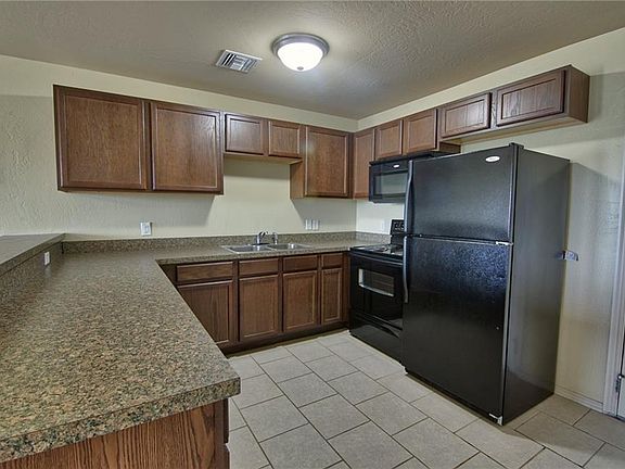 4th image of 1320 12th Ave SE Unit 2211