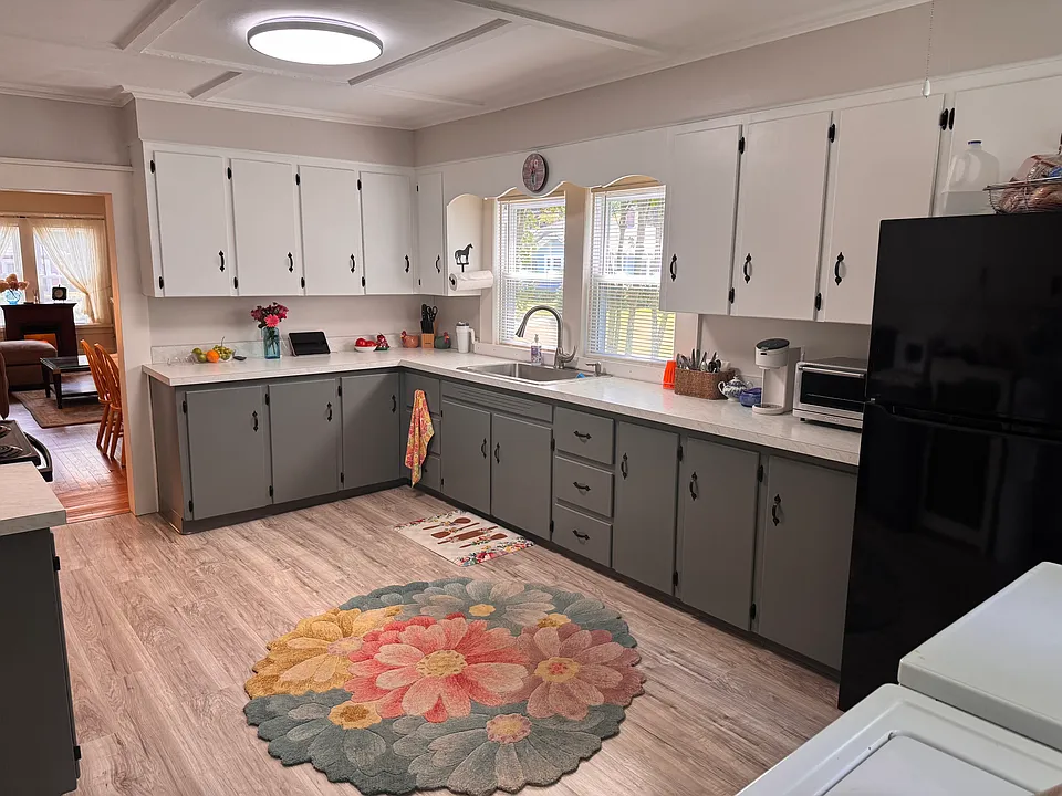 92 Backman Ave #1