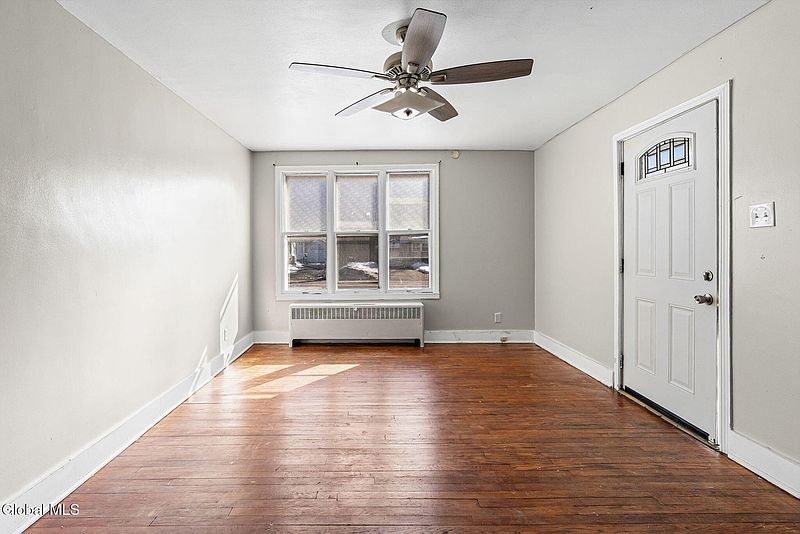 5th image of 525 Kenwood Avenue