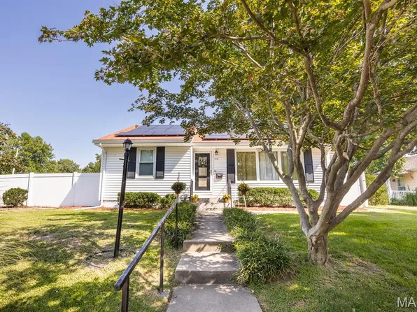 149 S 33rd St, Belleville, IL 62226
