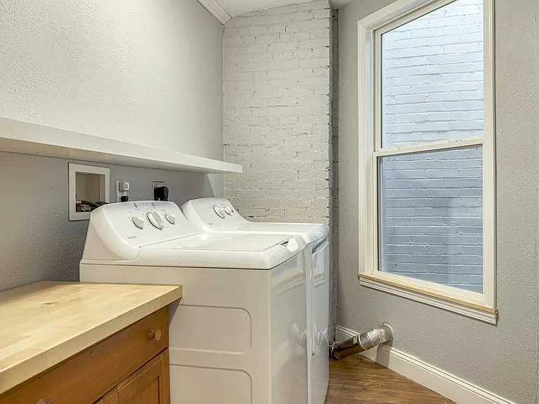 3rd floor washer and dryer