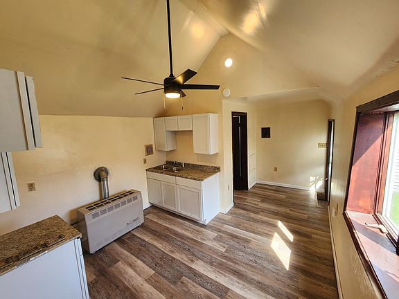 2nd image of 118 Detroit St #4