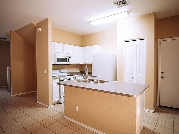 4th image of 1509 E Romley Ave