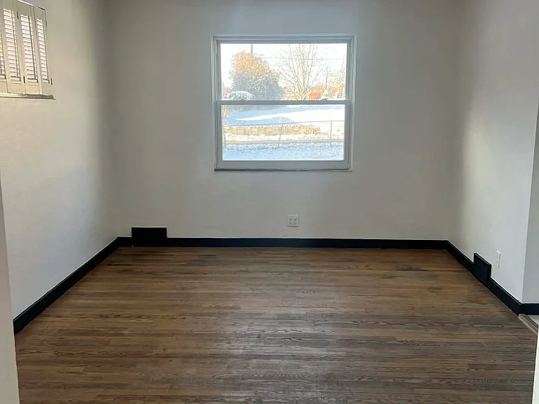 359 W 12th Ave — Photo 3