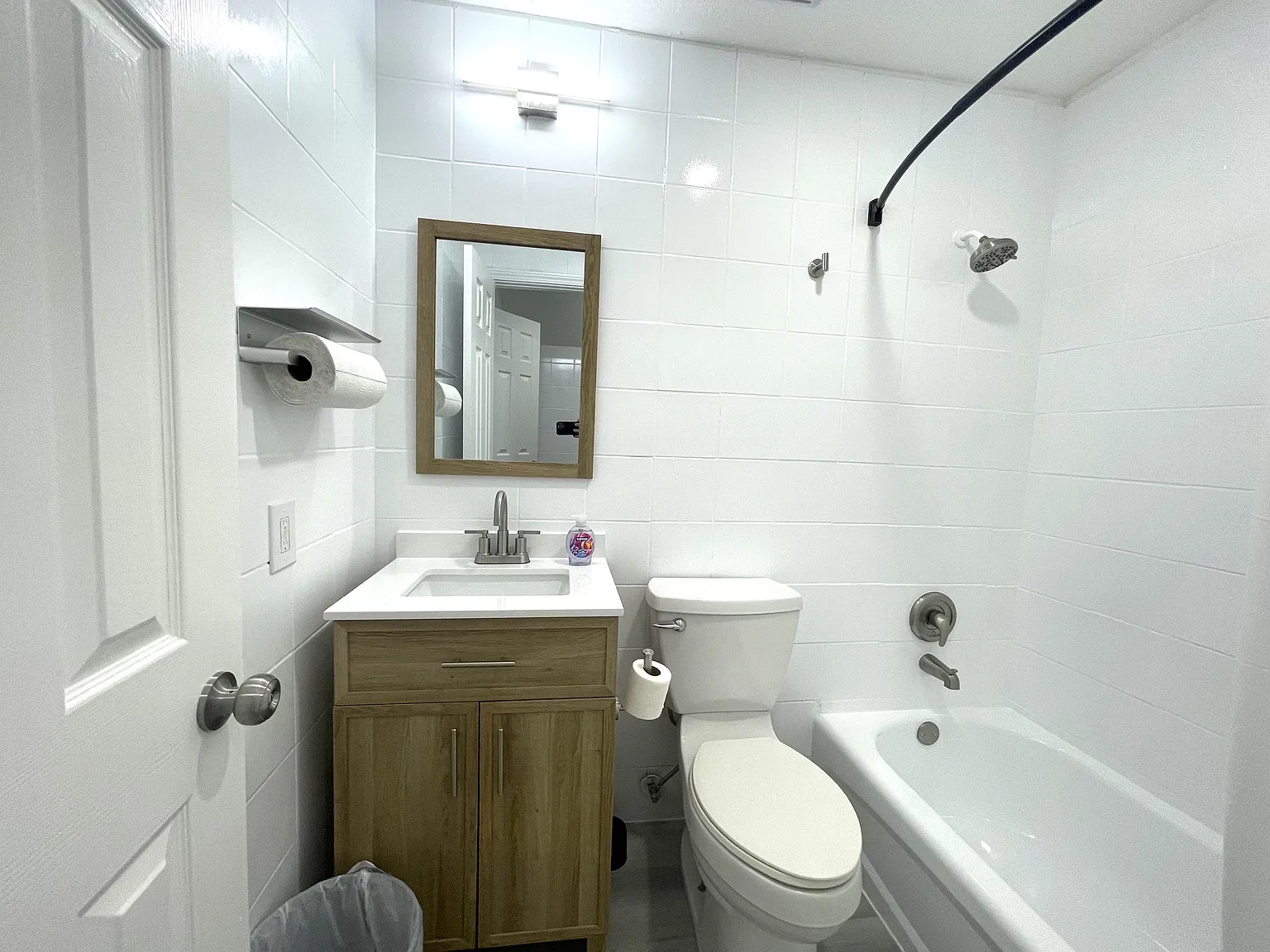 4 bed, 6.0 bath, 4129 sqft, $819 — Photo 4