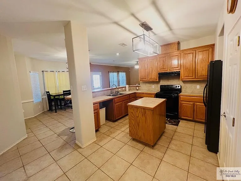 2822 Regency — Photo 12