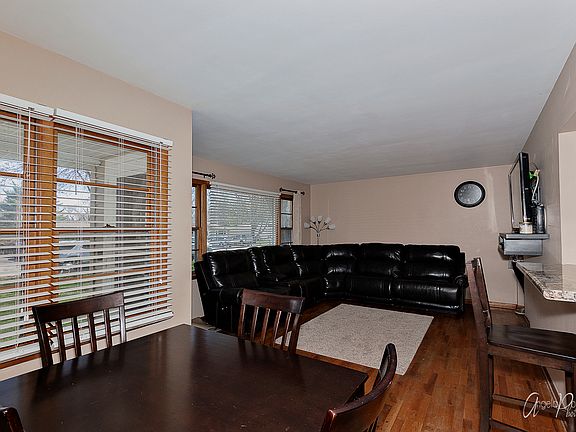 4th image of 4312 Crestwood St