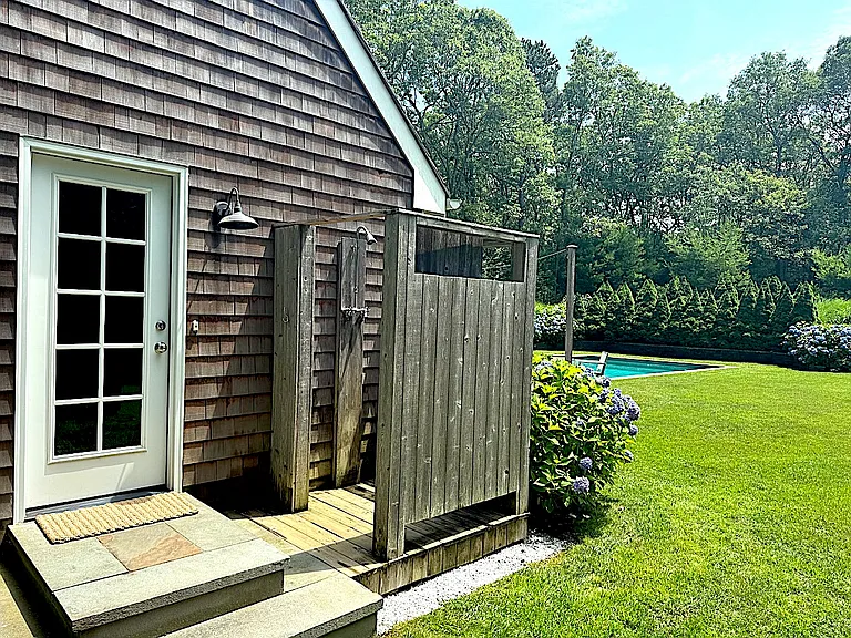 18 Country Ln — Photo 21