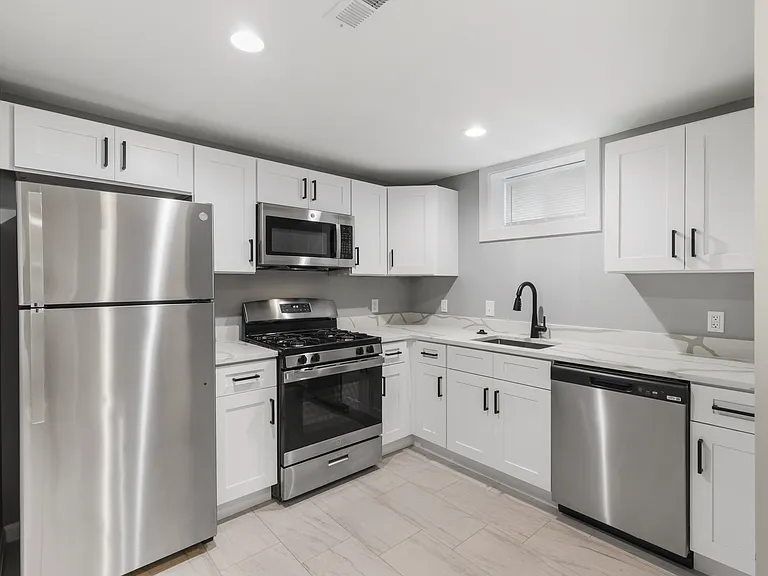 3018 Taylor Ave — Photo 9