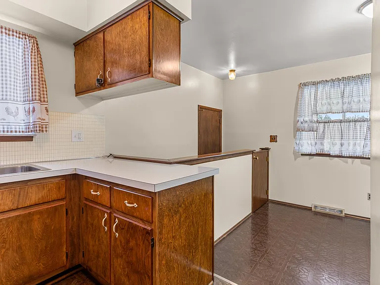 14580 Ford Ave — Photo 14