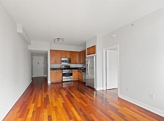 5th image of 389 Washington St APT 29C