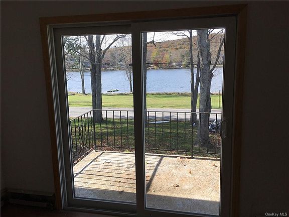 2nd image of 94 Lakeshore Dr E