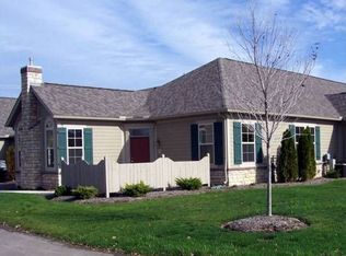 160 Quarry Lakes Dr, Amherst, OH 44001