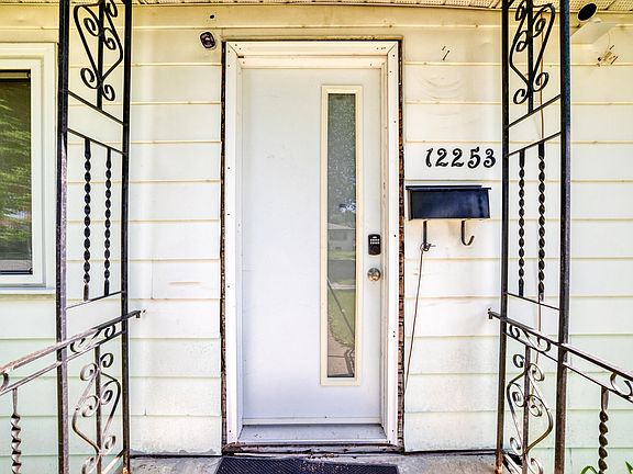 2nd image of 12253 94th St NW