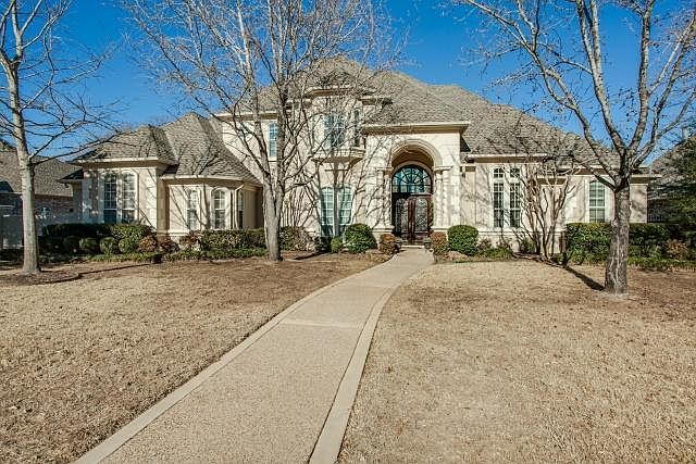 1st image of 915 Parkview Ln