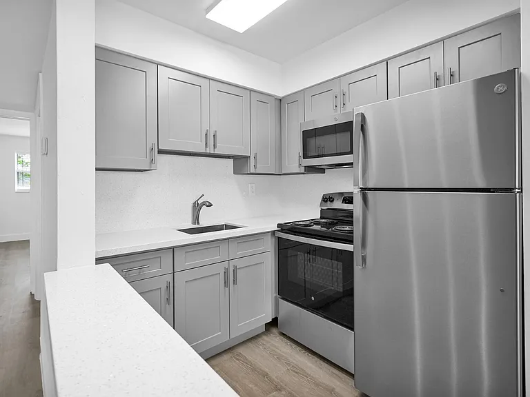 4051 NE 13th Ave #69 — Photo 3