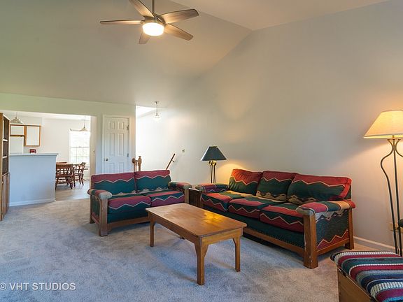 4th image of 77 Coolidge Ct Unit B