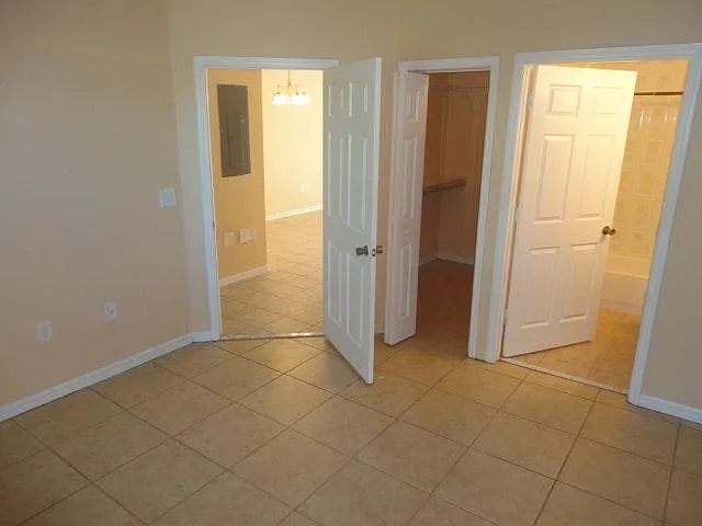 83 NE 13th Ave #15 — Photo 17