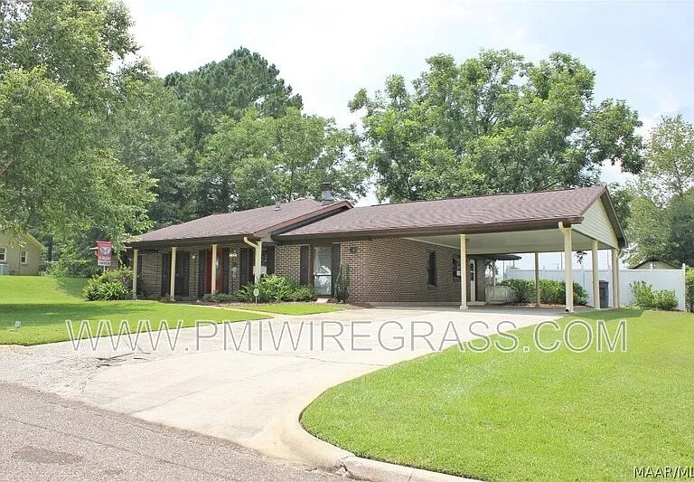 59 Andrews Dr — Photo 1